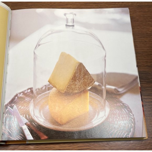 Cheese & Wine A Guide to Selecting Pairing and Enjoying by Janet Fletcher 2006 - Picture 7 of 9